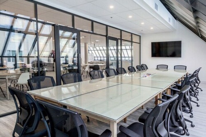 Business Center 47 of 51