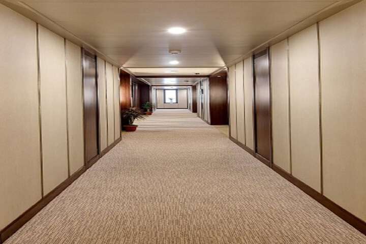 Ballroom/Hall 31 of 41