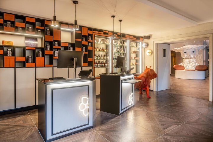 Entrance & Lobby