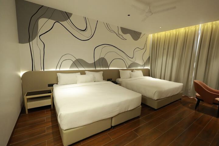 Room 7 of 14