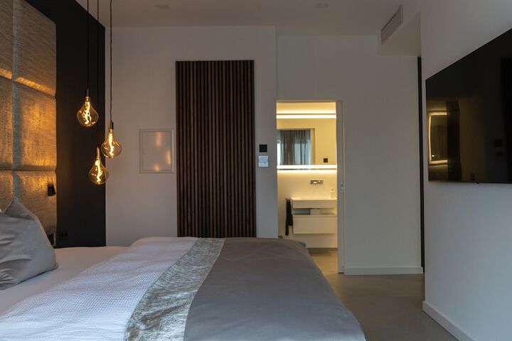 Room 6 of 21