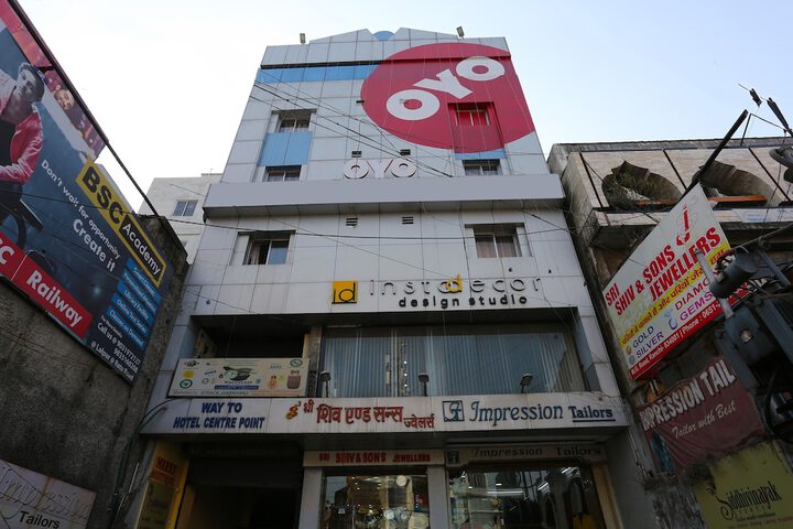 OYO 10685 Hotel Centre Point