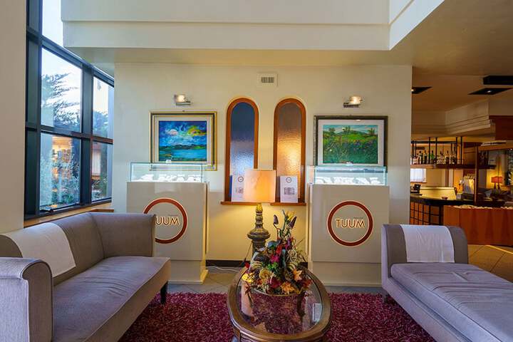 Entrance & Lobby