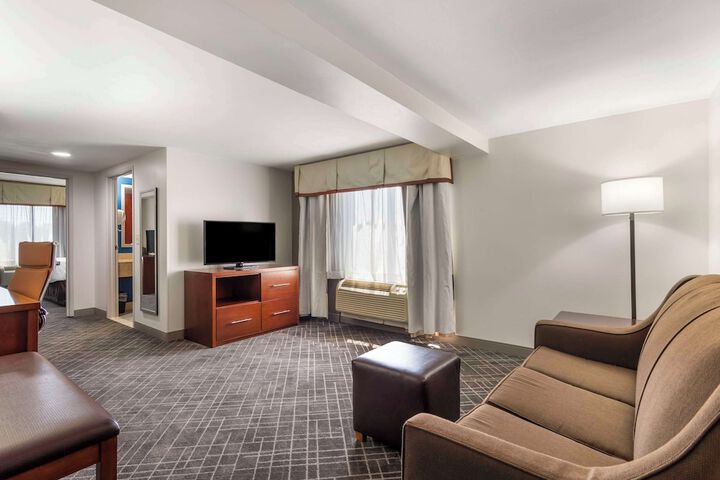 Suite 2 Queen Beds (18 of 20)