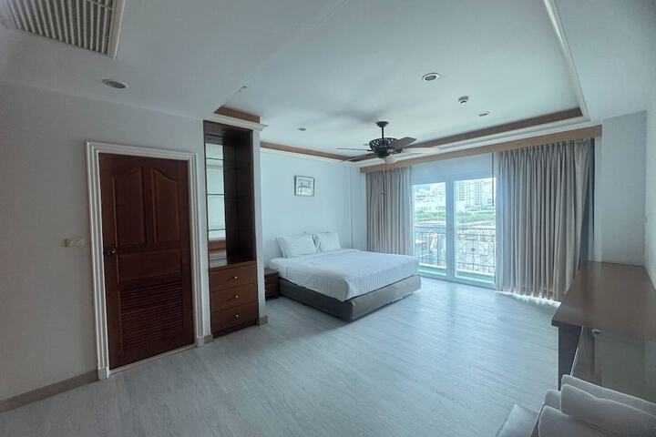 Room 16 of 67