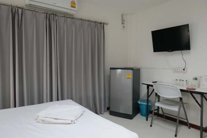 Room 3 of 16
