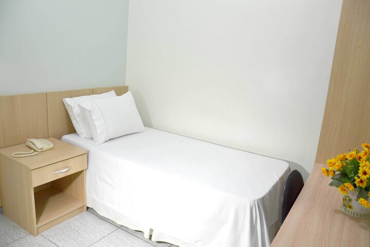 Room 4 of 41
