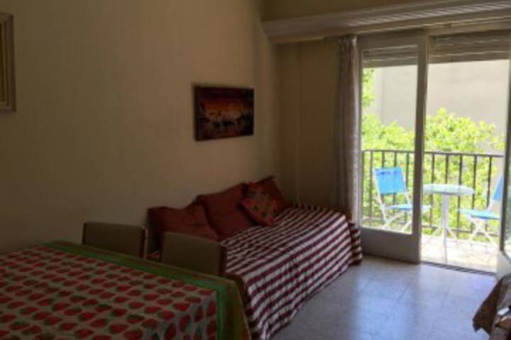 Room 2 of 8
