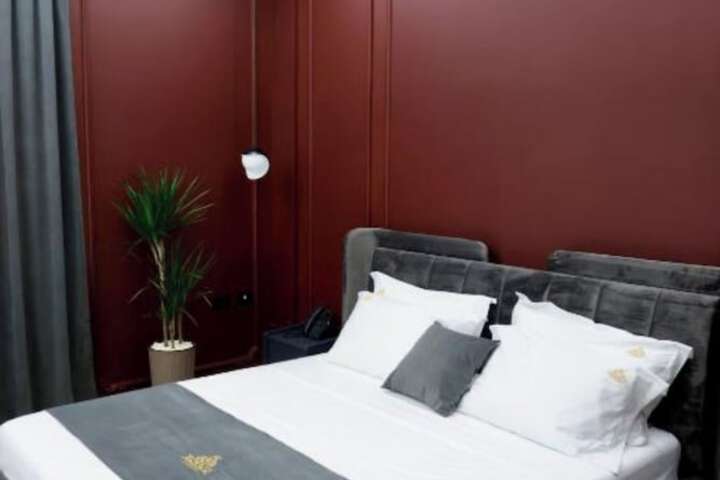 Room 13 of 35