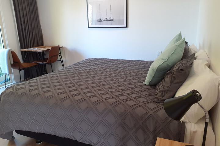Room 8 of 28