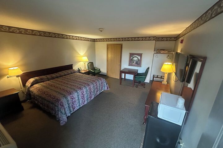 Room 4 of 13