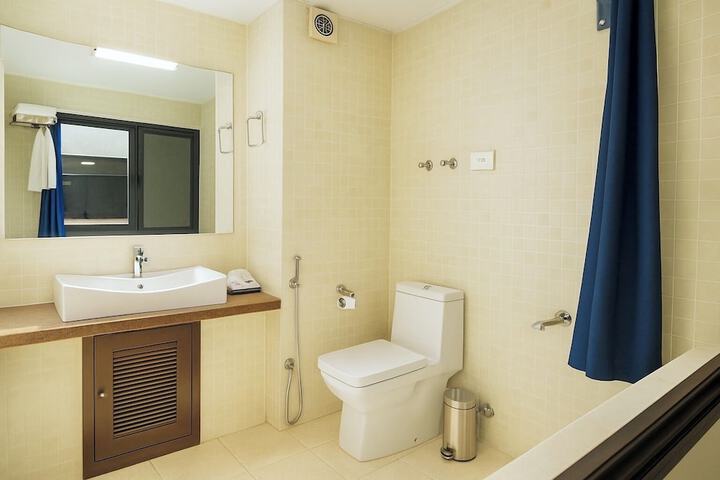 Room 17 of 44