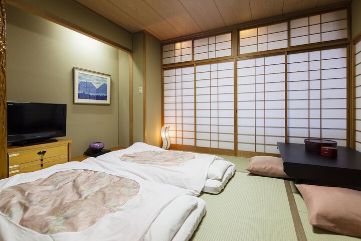 Room 12 of 46