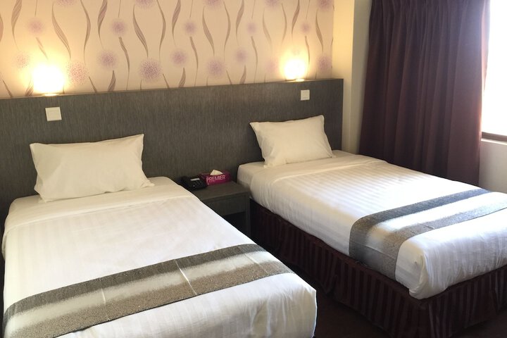 Room 8 of 41