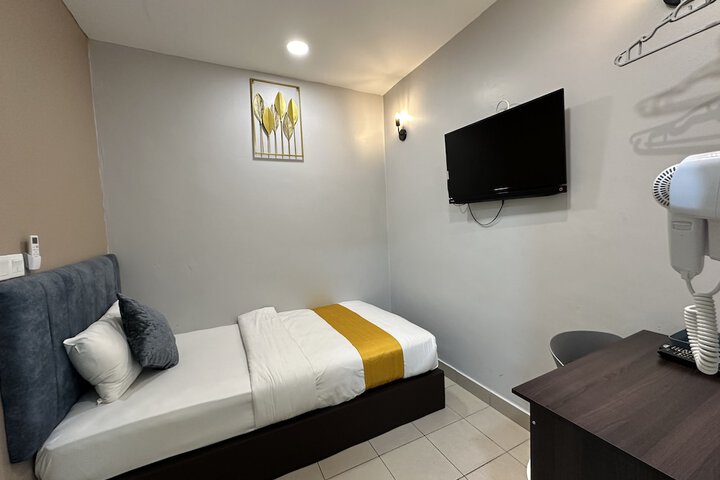 Room 49 of 80