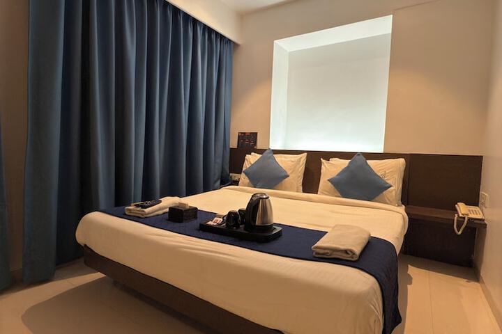 Room 3 of 7