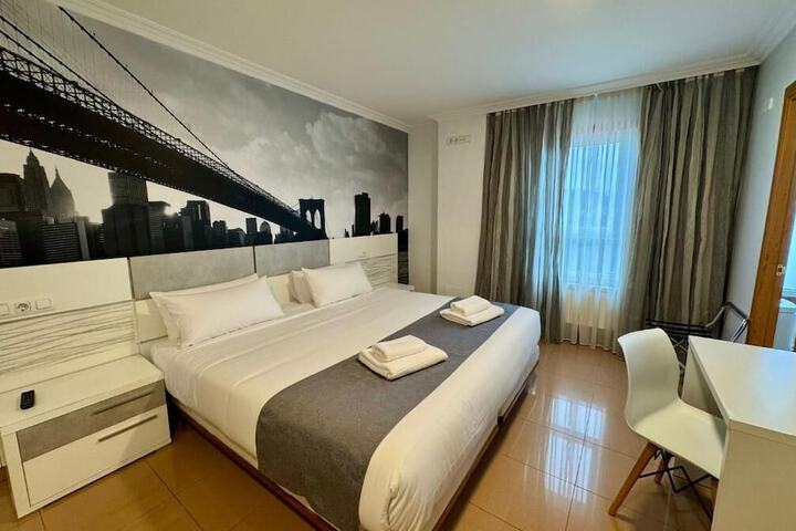 Room 4 of 38
