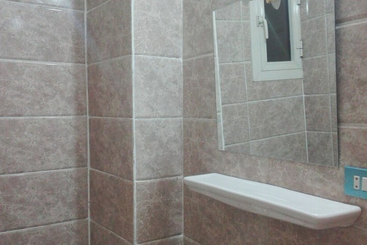 Room 7 of 12