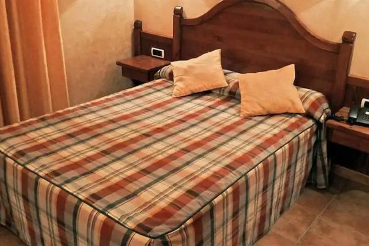 Room 4 of 14