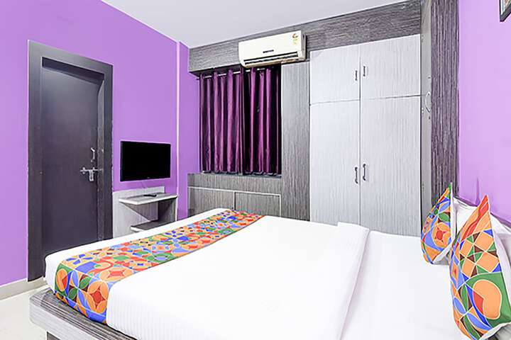 Room 9 of 28