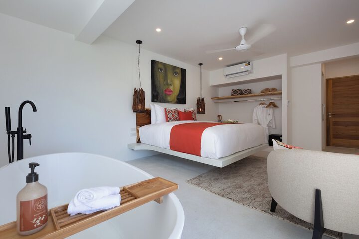 Room 115 of 261