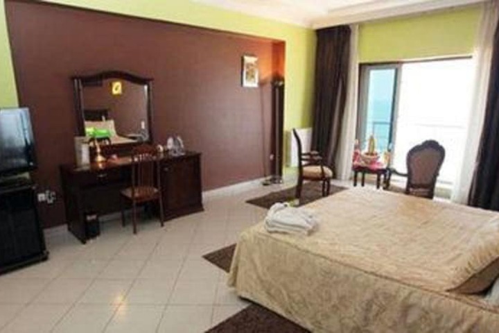 Room 8 of 47