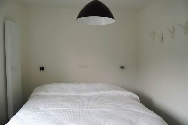 Room 2 of 19