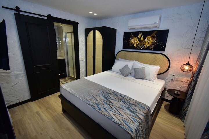 Room 3 of 35