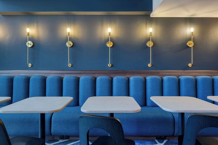 Lounge 138 of 153