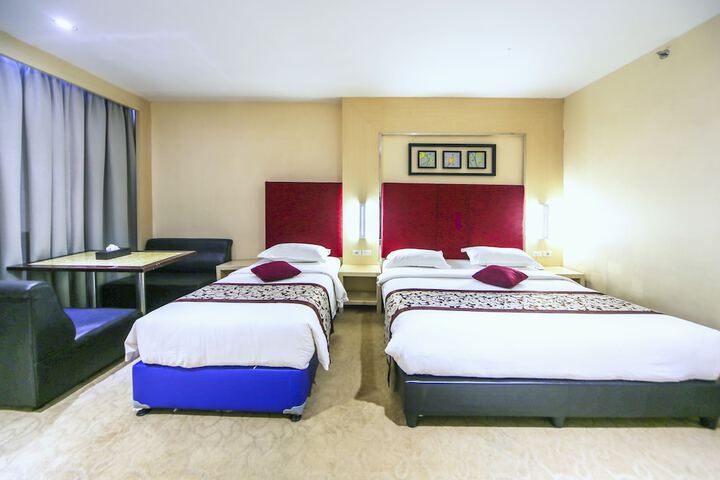 Room 10 of 64