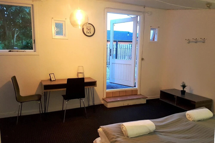 Room 4 of 10