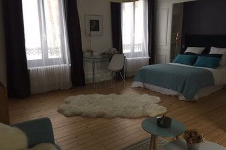 Room 11 of 32