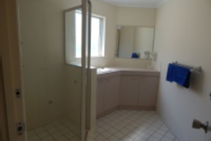 Room 387 of 560