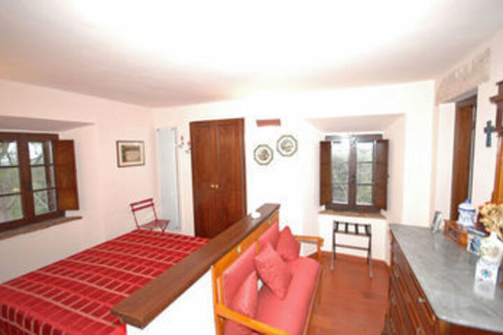 Room 9 of 25
