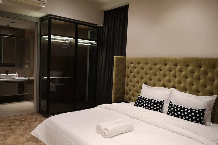 Room 7 of 26