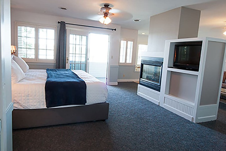 Room 9 of 35