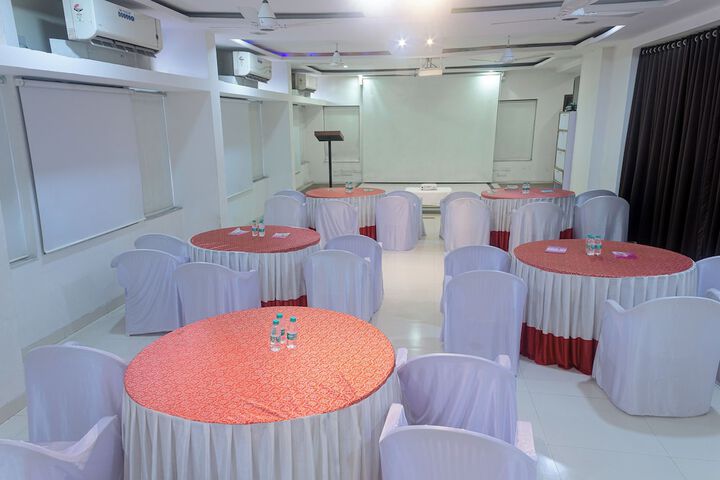 Ballroom/Hall 78 of 94