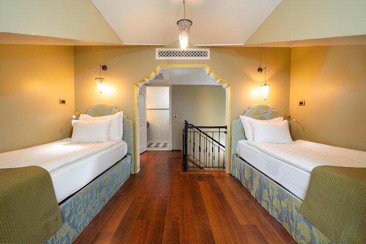 Room 25 of 186