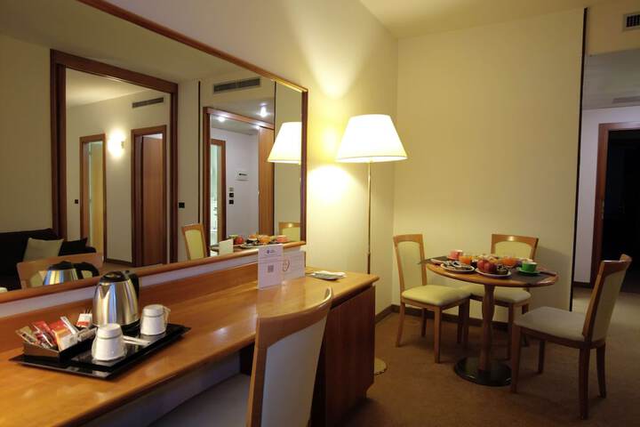 Room 23 of 73