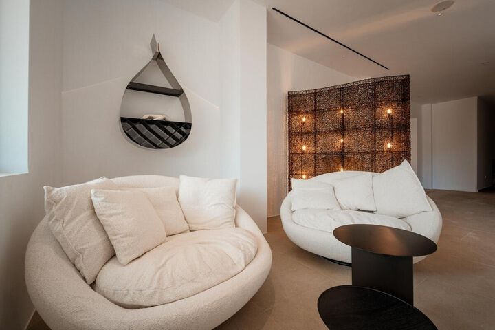 Hotel Interior 139 of 144