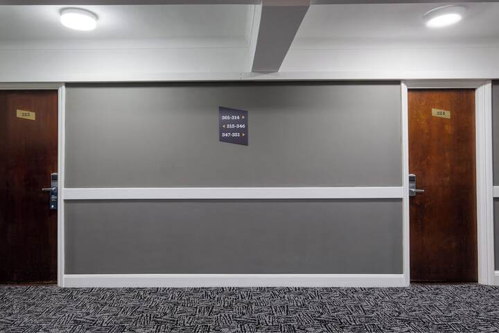 Ballroom/Hall 99 of 119