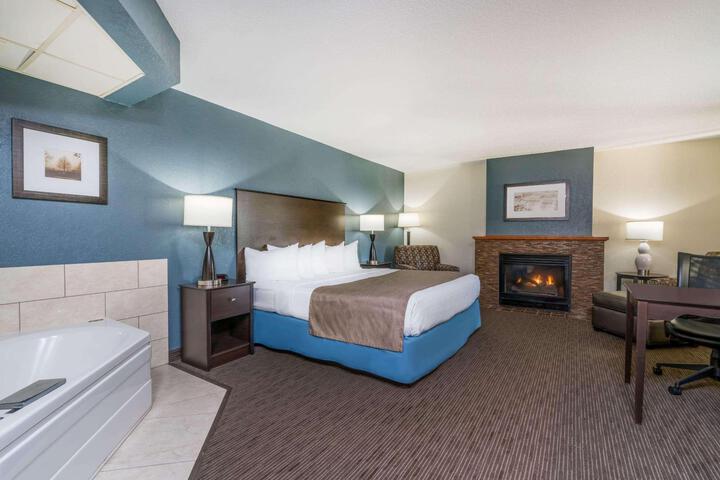 1 King Bed (21 of 22)