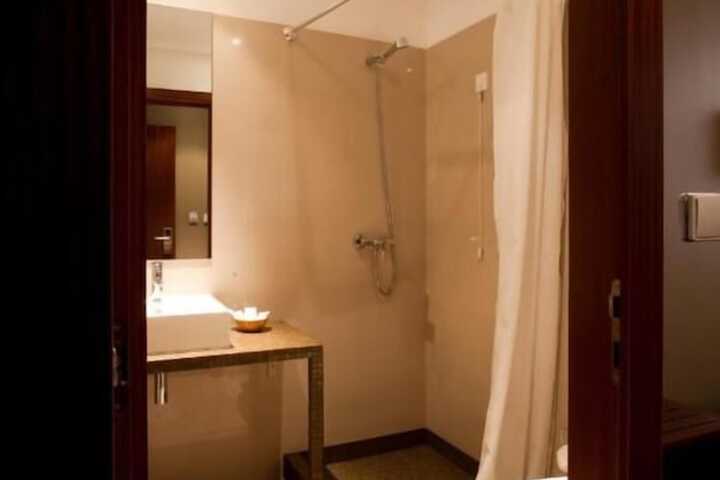 Room 21 of 40