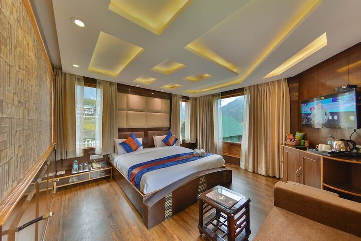 Room 10 of 38