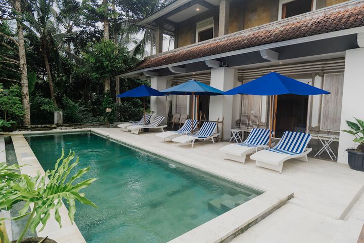 Pool 16 of 21