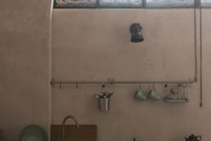Room 7 of 11