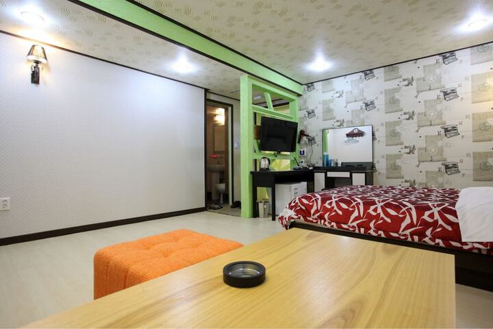 Room 4 of 29