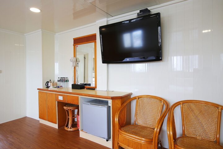 Room 15 of 41