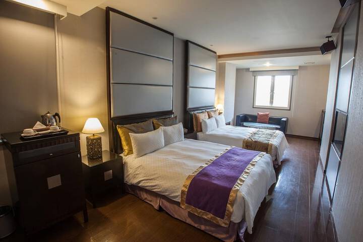 Room 21 of 31