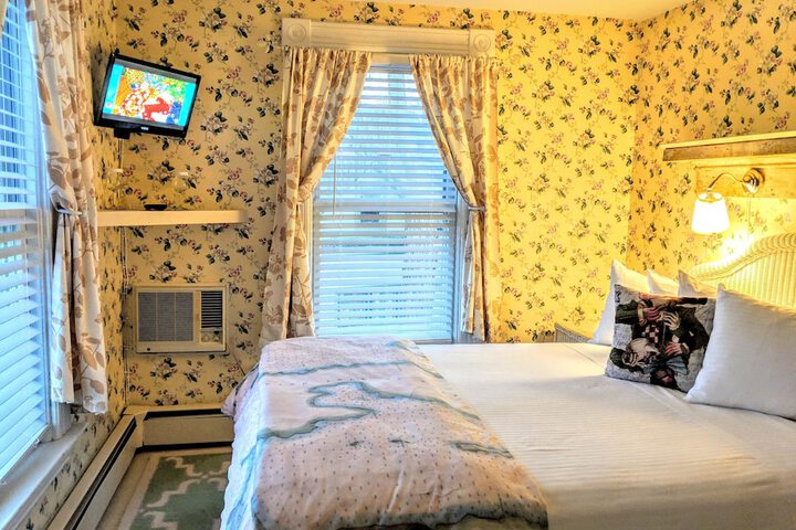 Room 9 of 49
